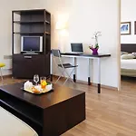 雷斯迪家南希罗莱纳 公寓式酒店